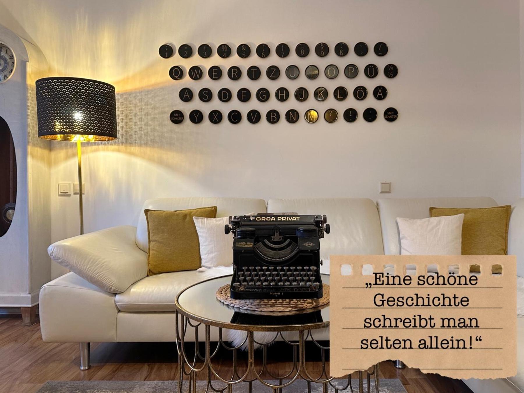 Apartment Alte Schule Wittenberg, 3 Fuer Bis Zu 12 Personen, An Der Elbe, Mit Garten *